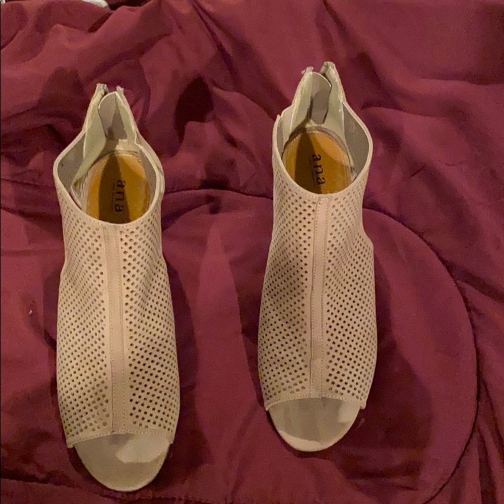 Wedge sandals